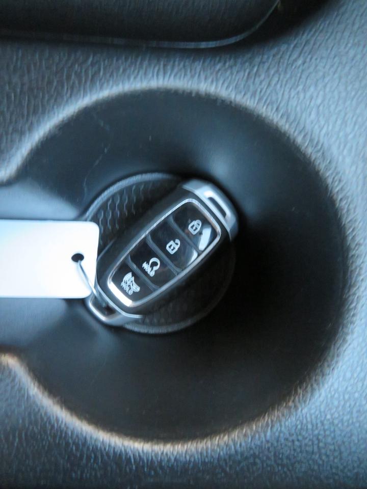 2023 Hyundai Venue Preferred IVT Photo