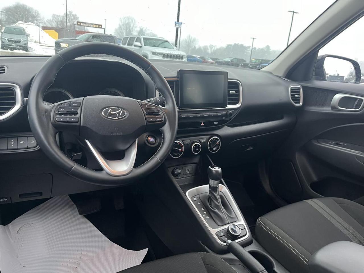 2021 Hyundai Venue Preferred IVT Photo