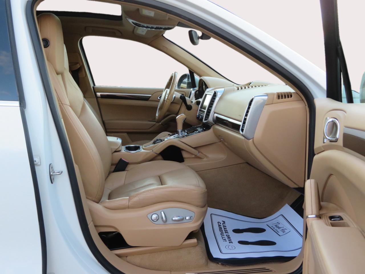 2014 Porsche Cayenne AWD PLATINUM EDITION Photo