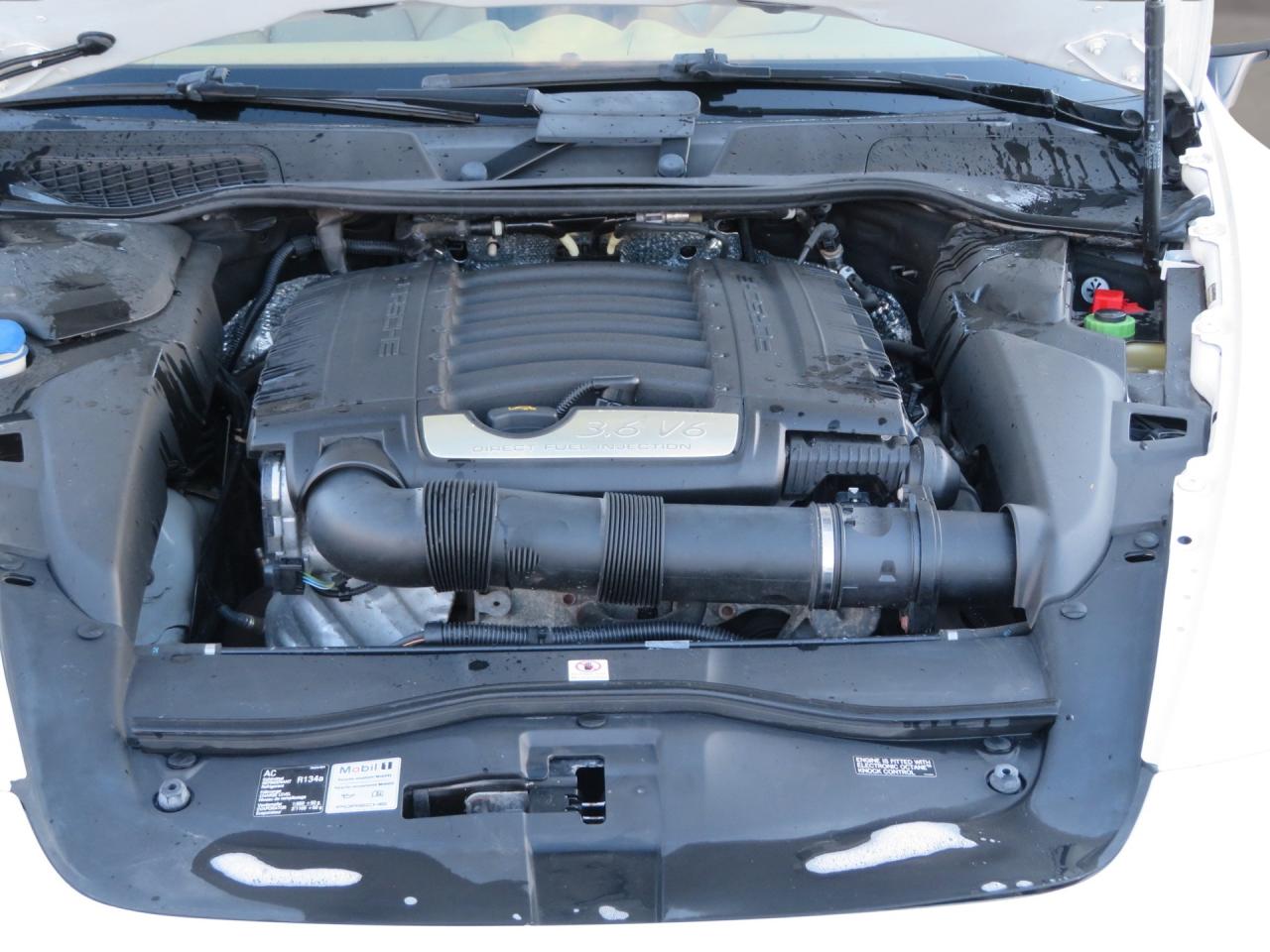 2014 Porsche Cayenne AWD PLATINUM EDITION Photo