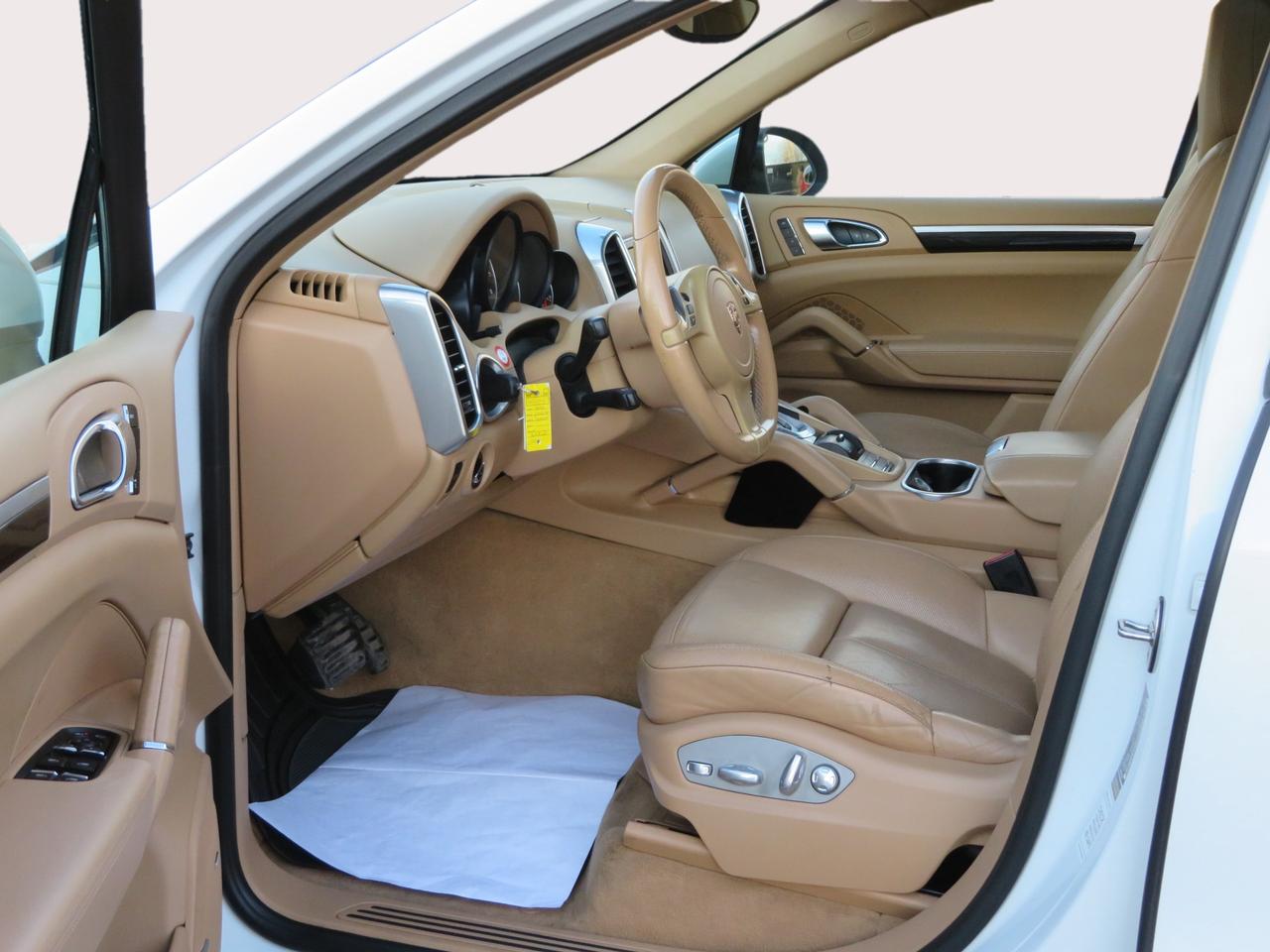 2014 Porsche Cayenne AWD PLATINUM EDITION Photo