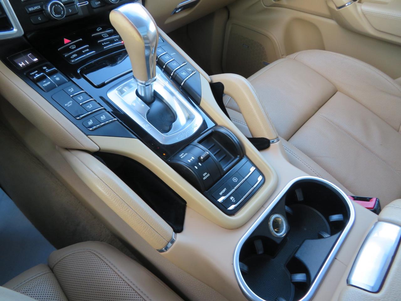 2014 Porsche Cayenne AWD PLATINUM EDITION Photo