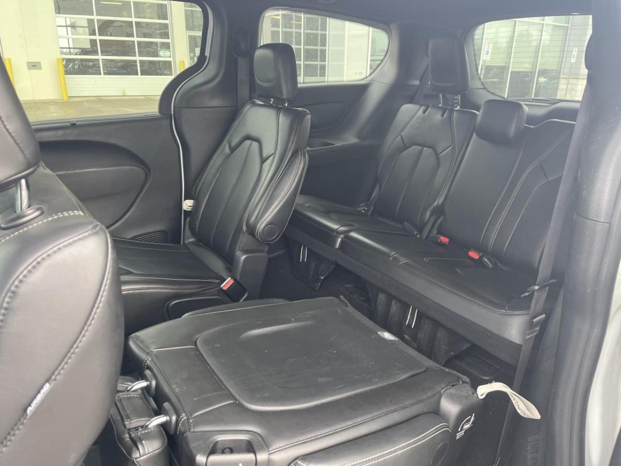 2024 Chrysler Pacifica TOURING-L FWD Photo