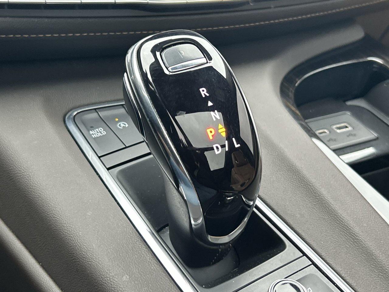 2022 Cadillac Escalade Premium Luxury Air Suspension Soft-Close Doors Ada Photo