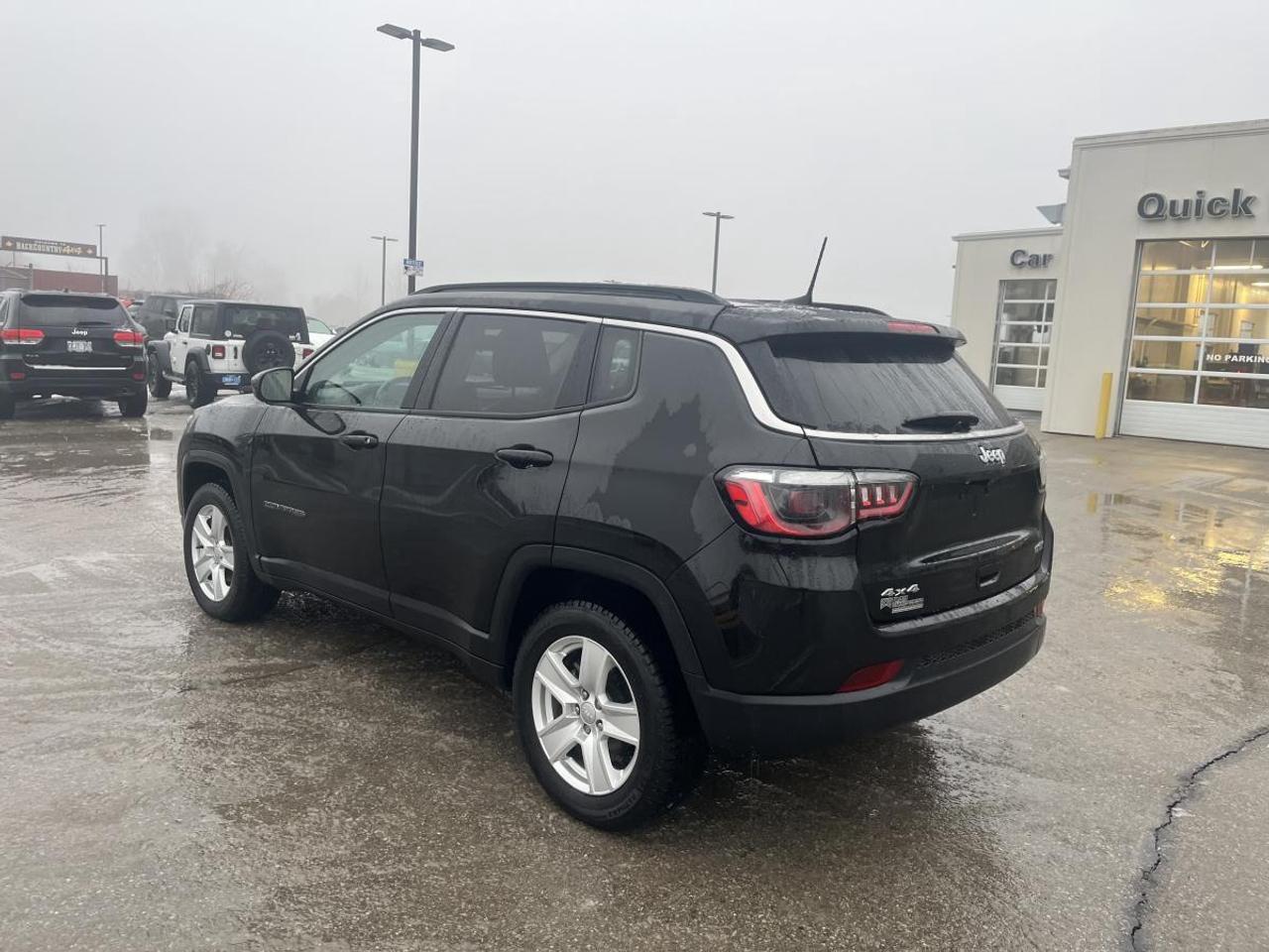 2022 Jeep Compass North 4x4 @ 3.99% for 60 mo Photo3