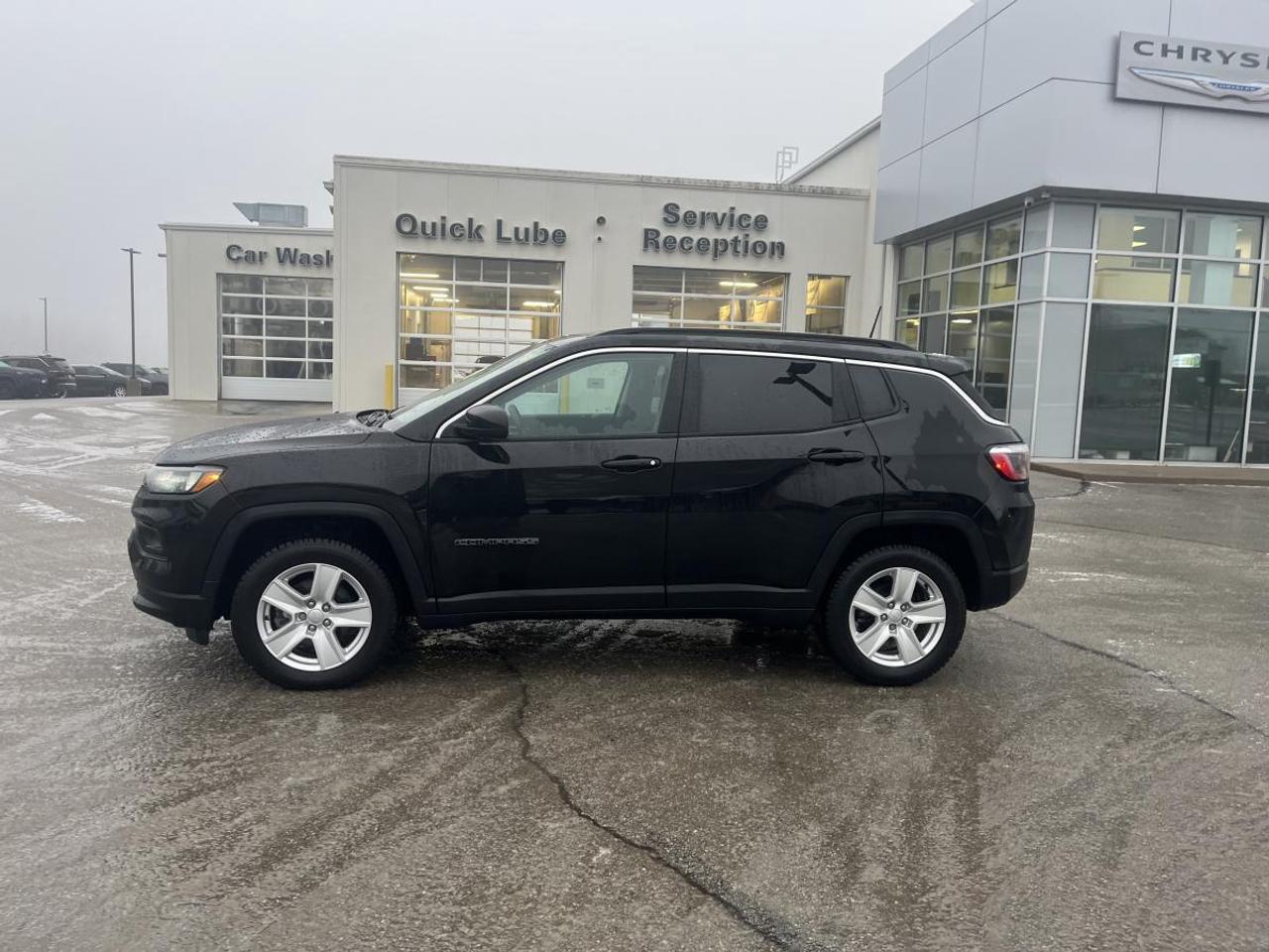2022 Jeep Compass North 4x4 @ 3.99% for 60 mo Photo2