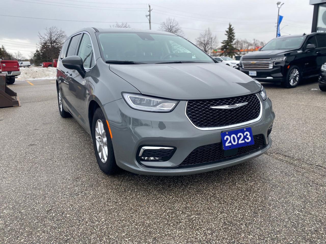 2023 Chrysler Pacifica Touring L ~Heated Leather ~Bluetooth ~Camera Photo