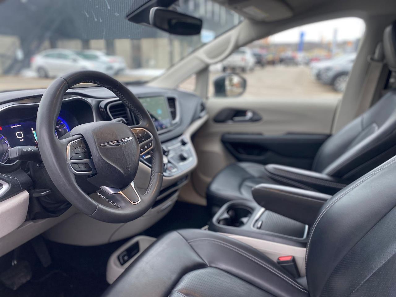 2023 Chrysler Pacifica Touring L ~Heated Leather ~Bluetooth ~Camera Photo