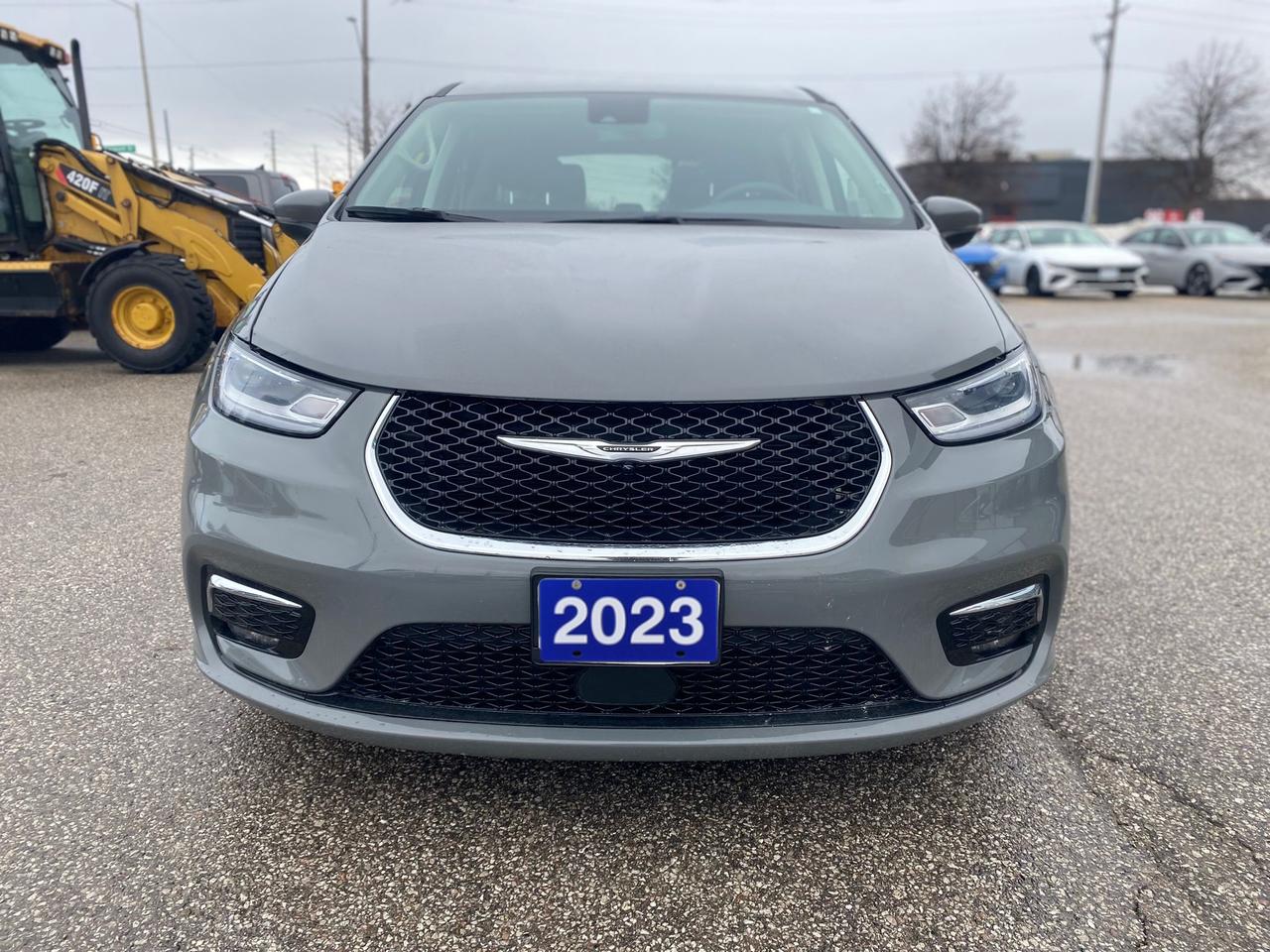 2023 Chrysler Pacifica Touring L ~Heated Leather ~Bluetooth ~Camera Photo