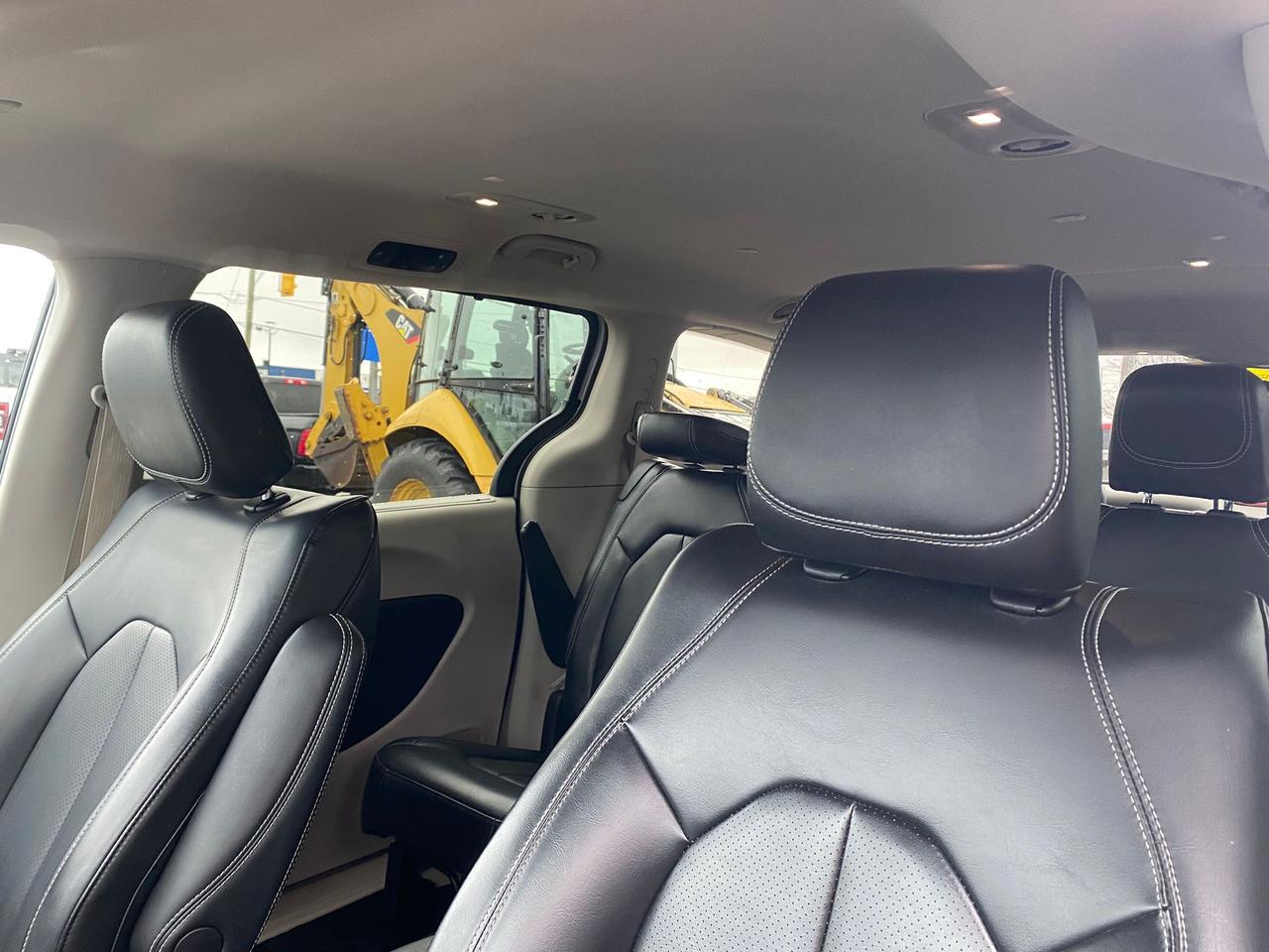 2023 Chrysler Pacifica Touring L ~Leather ~Bluetooth ~Stow 'N Go ~Camera Photo