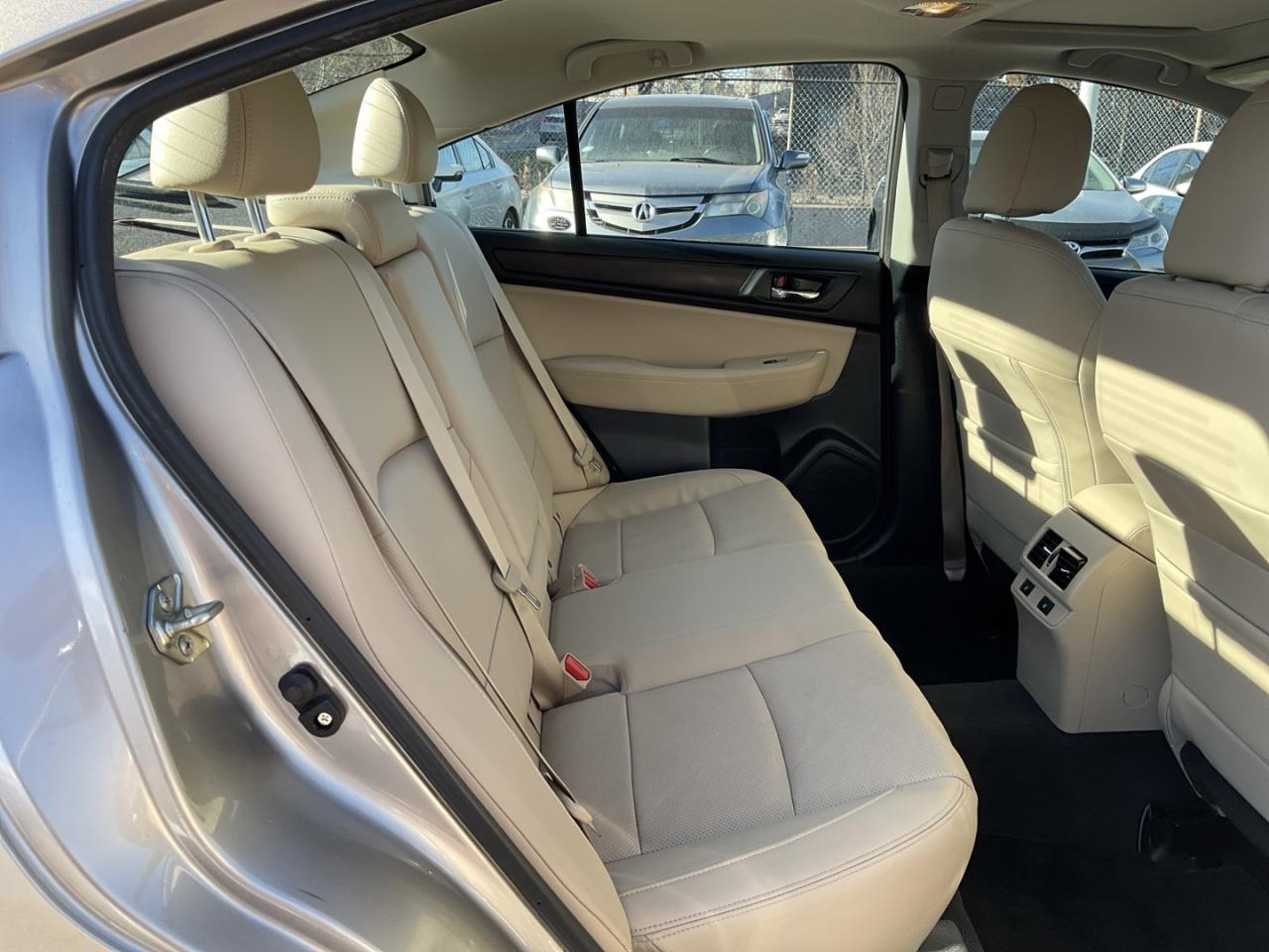 2016 Subaru Legacy 2.5i Limited & Tech Pkg - LTHR! NAV! BACK-UP CAM! Photo