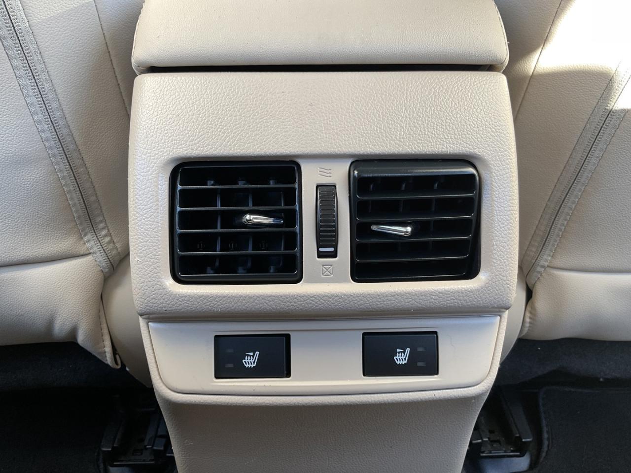 2016 Subaru Legacy 2.5i Limited & Tech Pkg - LTHR! NAV! BACK-UP CAM! Photo