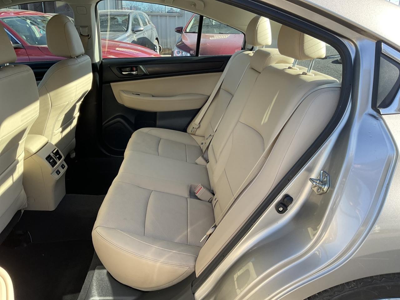 2016 Subaru Legacy 2.5i Limited & Tech Pkg - LTHR! NAV! BACK-UP CAM! Photo