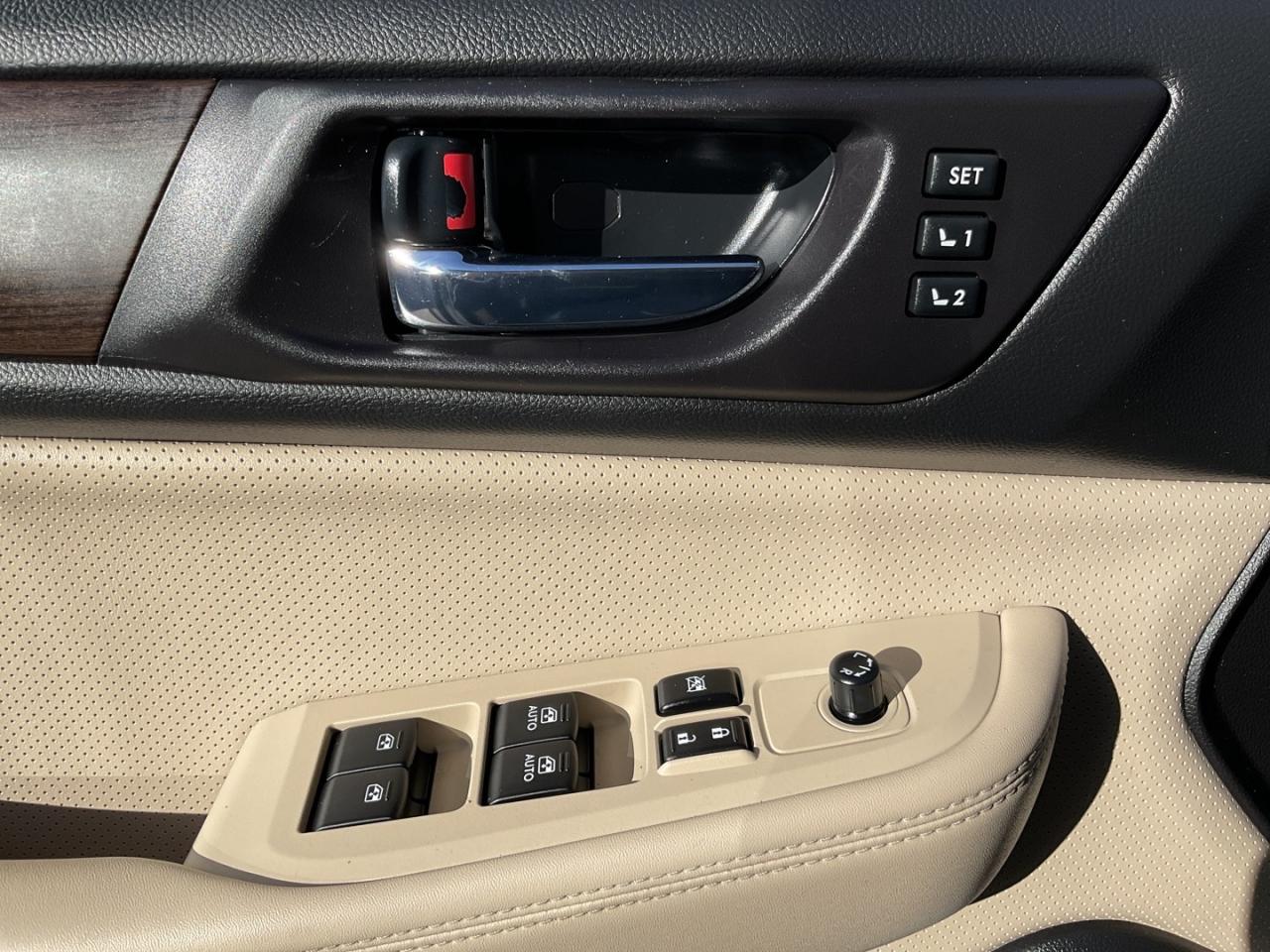 2016 Subaru Legacy 2.5i Limited & Tech Pkg - LTHR! NAV! BACK-UP CAM! Photo