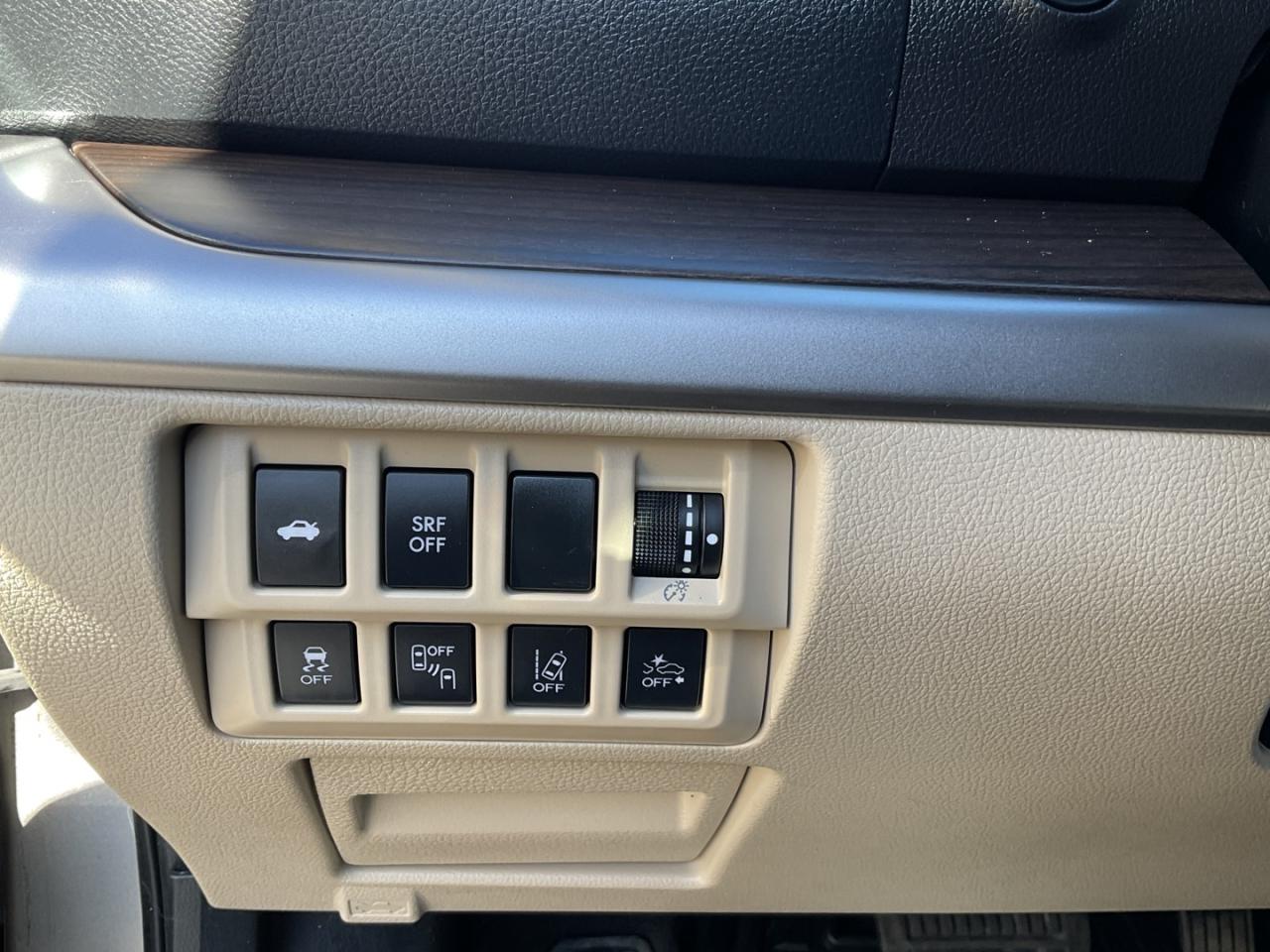 2016 Subaru Legacy 2.5i Limited & Tech Pkg - LTHR! NAV! BACK-UP CAM! Photo