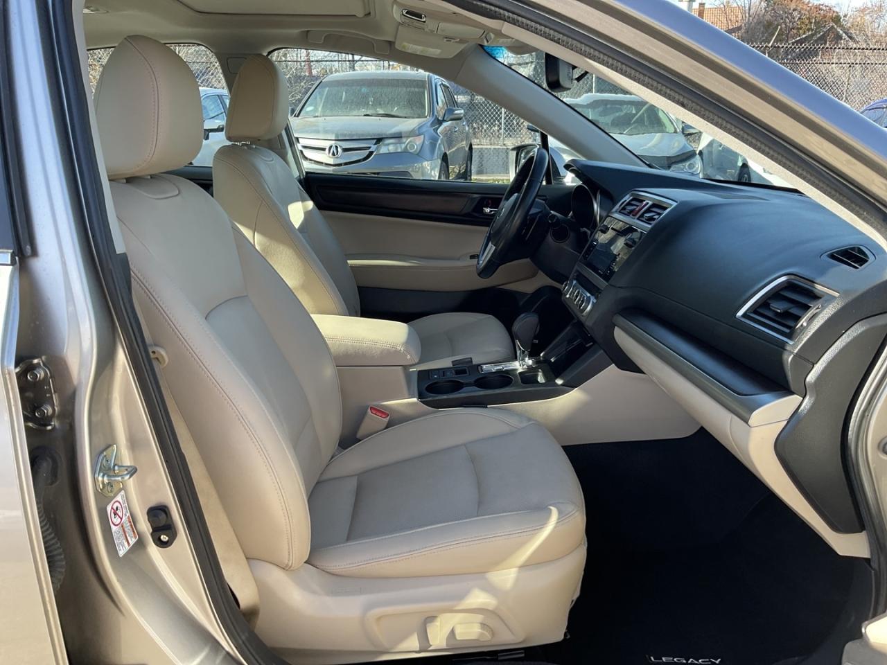 2016 Subaru Legacy 2.5i Limited & Tech Pkg - LTHR! NAV! BACK-UP CAM! Photo