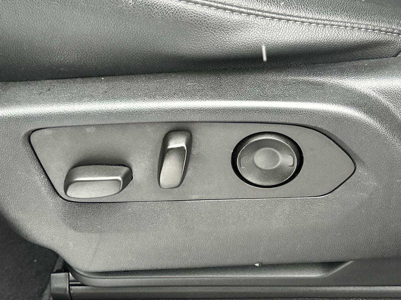 2021 Chevrolet Tahoe 4x4 Z71 8-Pass BOSE Rear Screens Sunroof Low KMs Photo