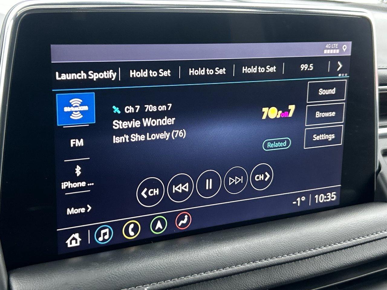 2021 Chevrolet Tahoe 4x4 Z71 8-Pass BOSE Rear Screens Sunroof Low KMs Photo