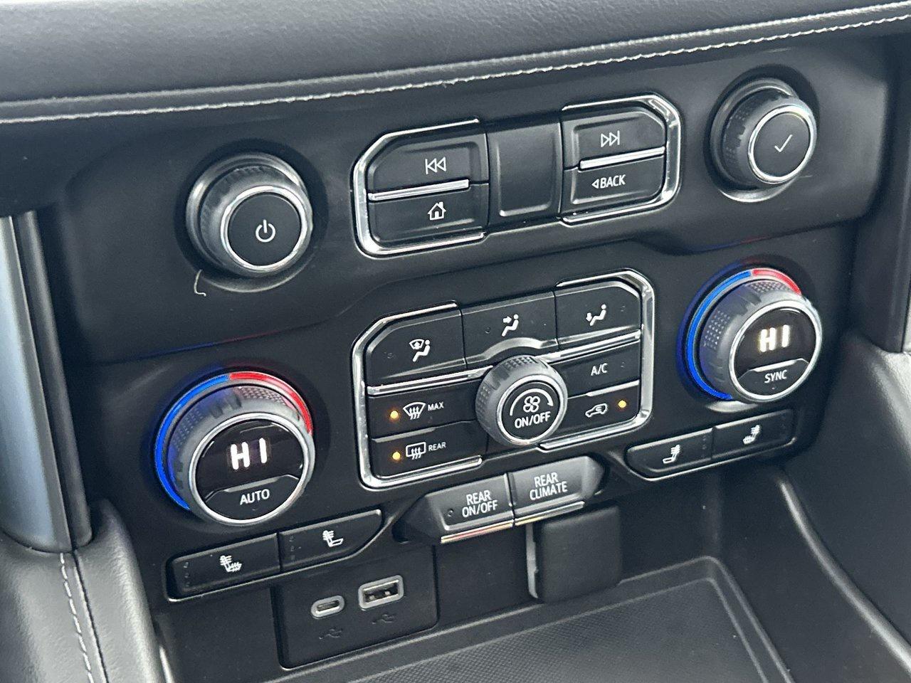 2021 Chevrolet Tahoe 4x4 Z71 8-Pass BOSE Rear Screens Sunroof Low KMs Photo