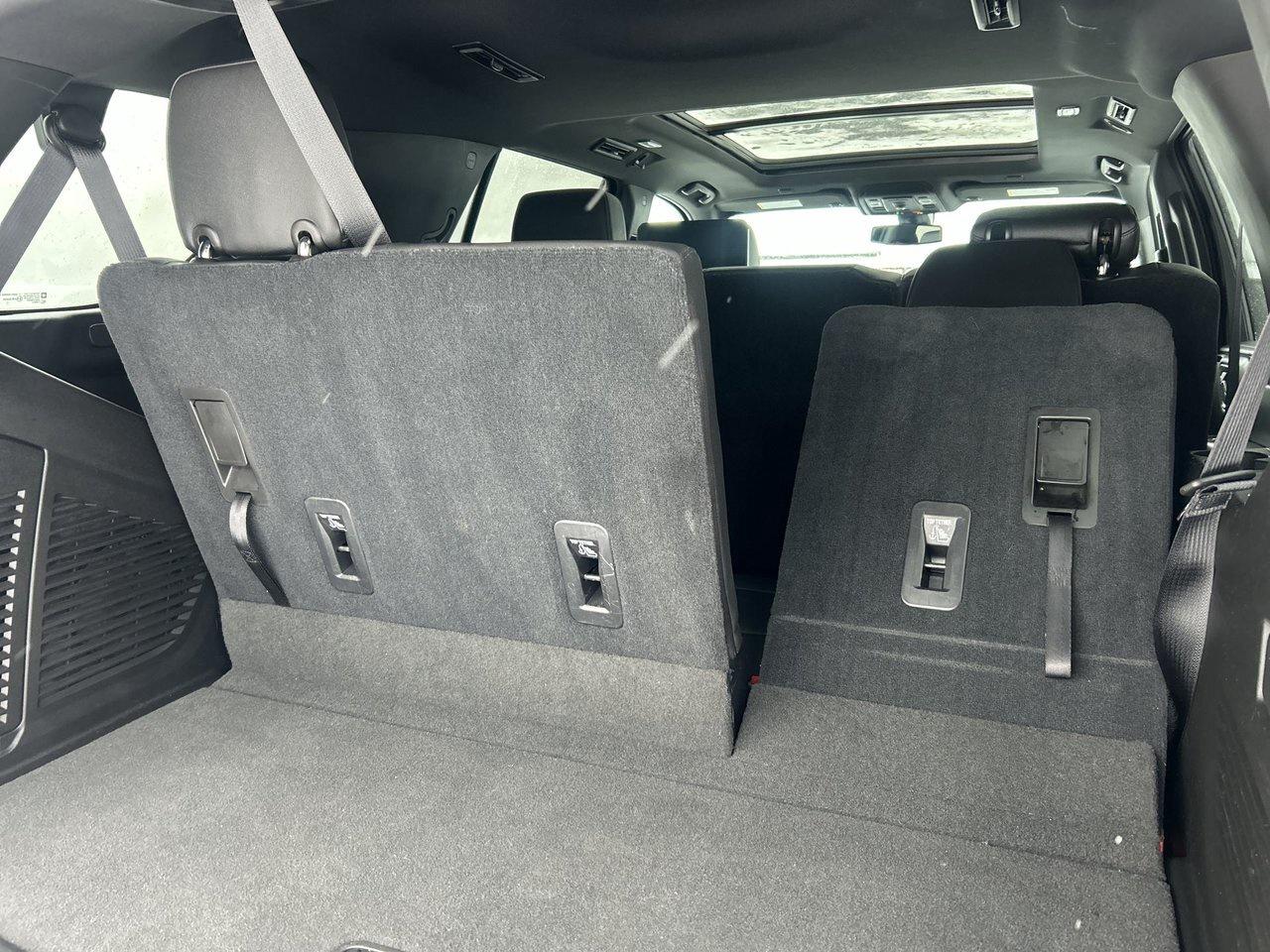 2021 Chevrolet Tahoe 4x4 Z71 8-Pass BOSE Rear Screens Sunroof Low KMs Photo