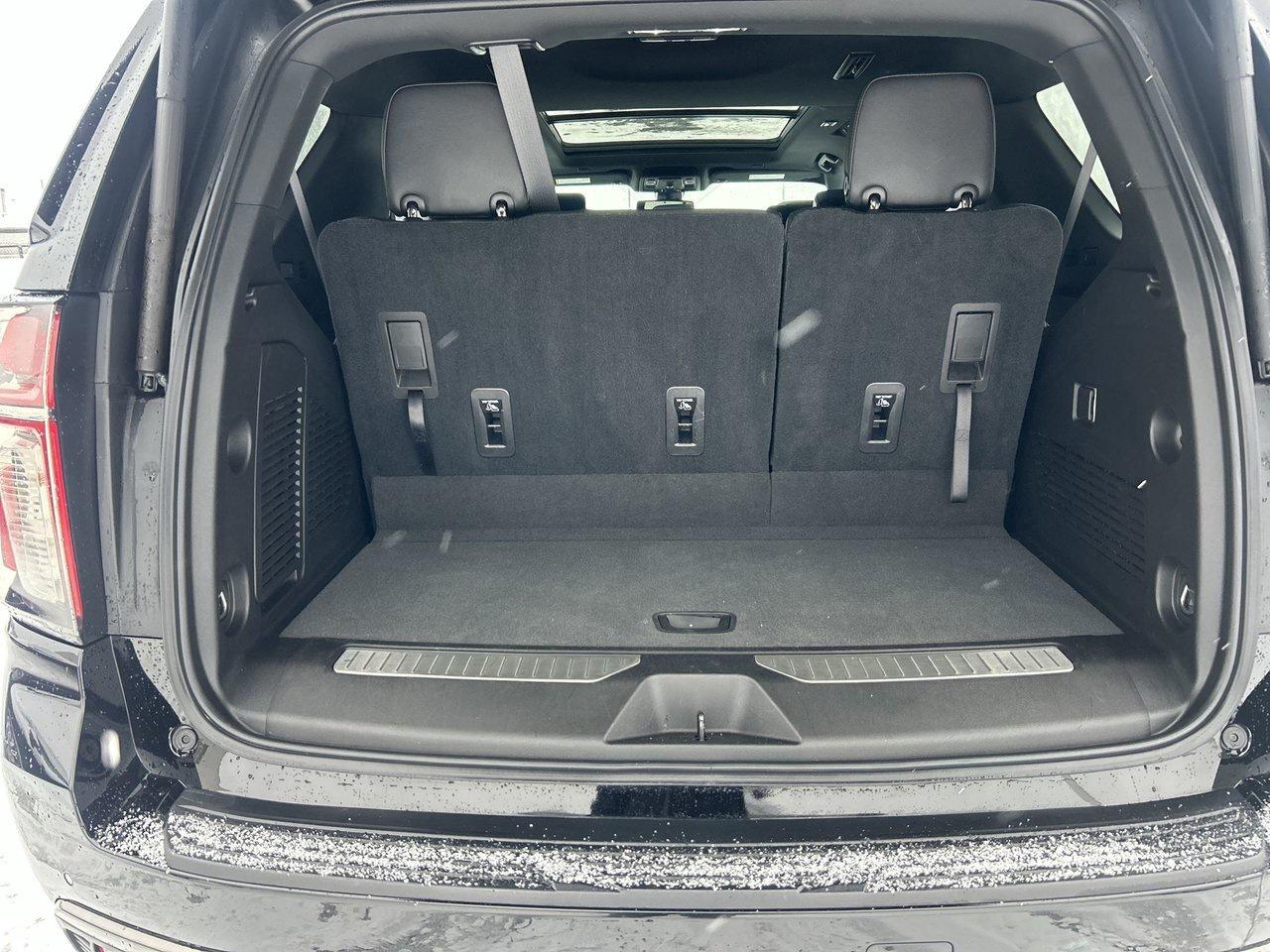 2021 Chevrolet Tahoe 4x4 Z71 8-Pass BOSE Rear Screens Sunroof Low KMs Photo