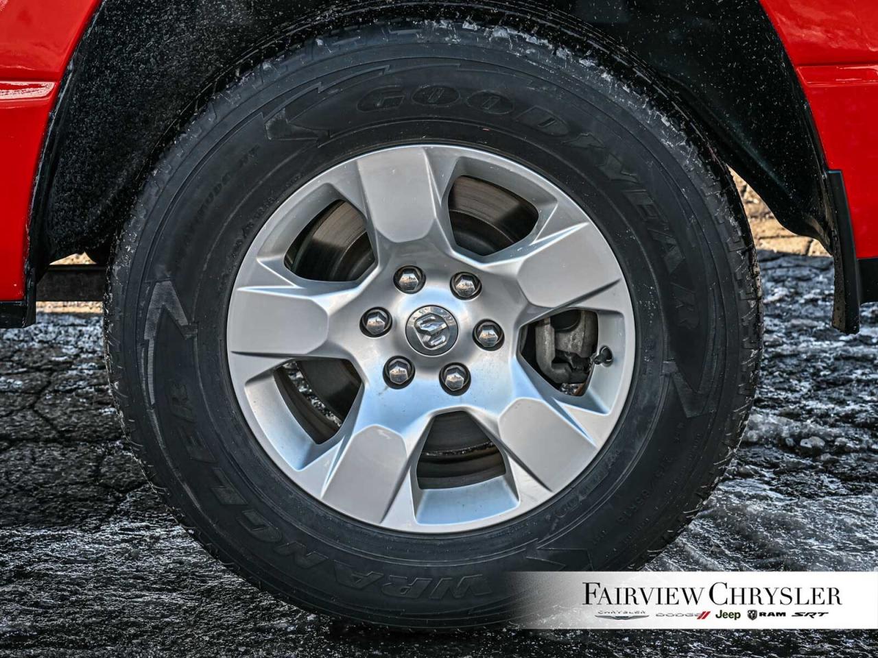 2021 RAM 1500 Big Horn CARPLAY   8.4 TOUCHSCREEN   SPRAY IN LINE Photo