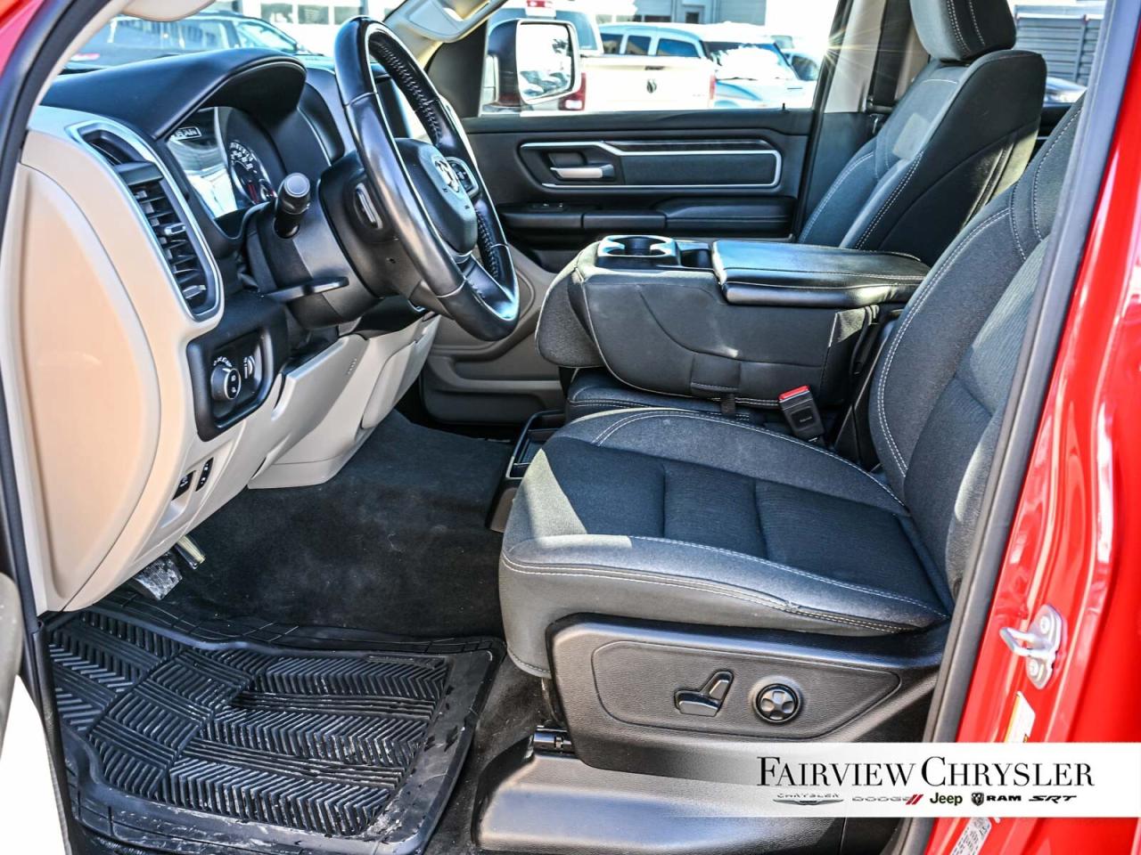 2021 RAM 1500 Big Horn CARPLAY   8.4 TOUCHSCREEN   SPRAY IN LINE Photo