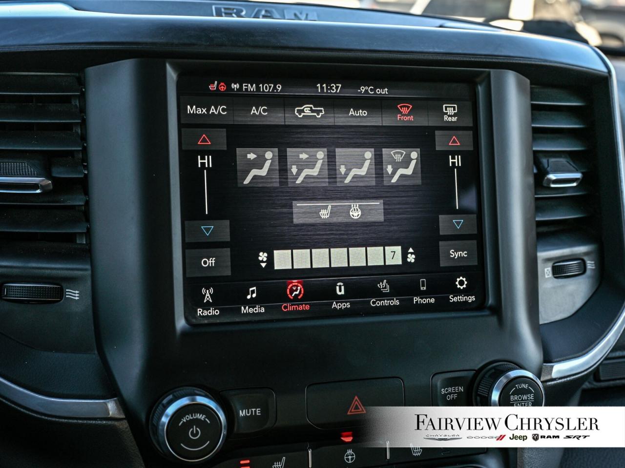 2021 RAM 1500 Big Horn CARPLAY   8.4 TOUCHSCREEN   SPRAY IN LINE Photo