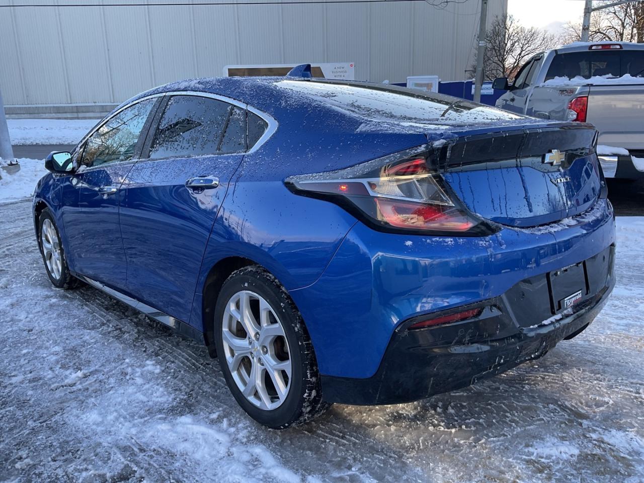 2017 Chevrolet Volt PREMIER - LTHR! PLUG-IN! BACK-UP CAM! BSM! Photo4