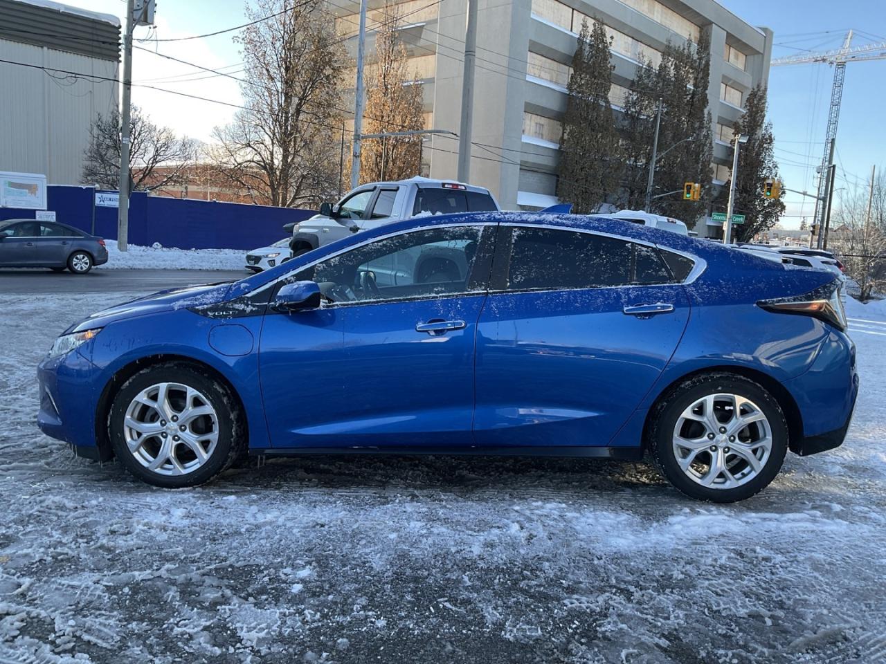 2017 Chevrolet Volt PREMIER - LTHR! PLUG-IN! BACK-UP CAM! BSM! Photo3