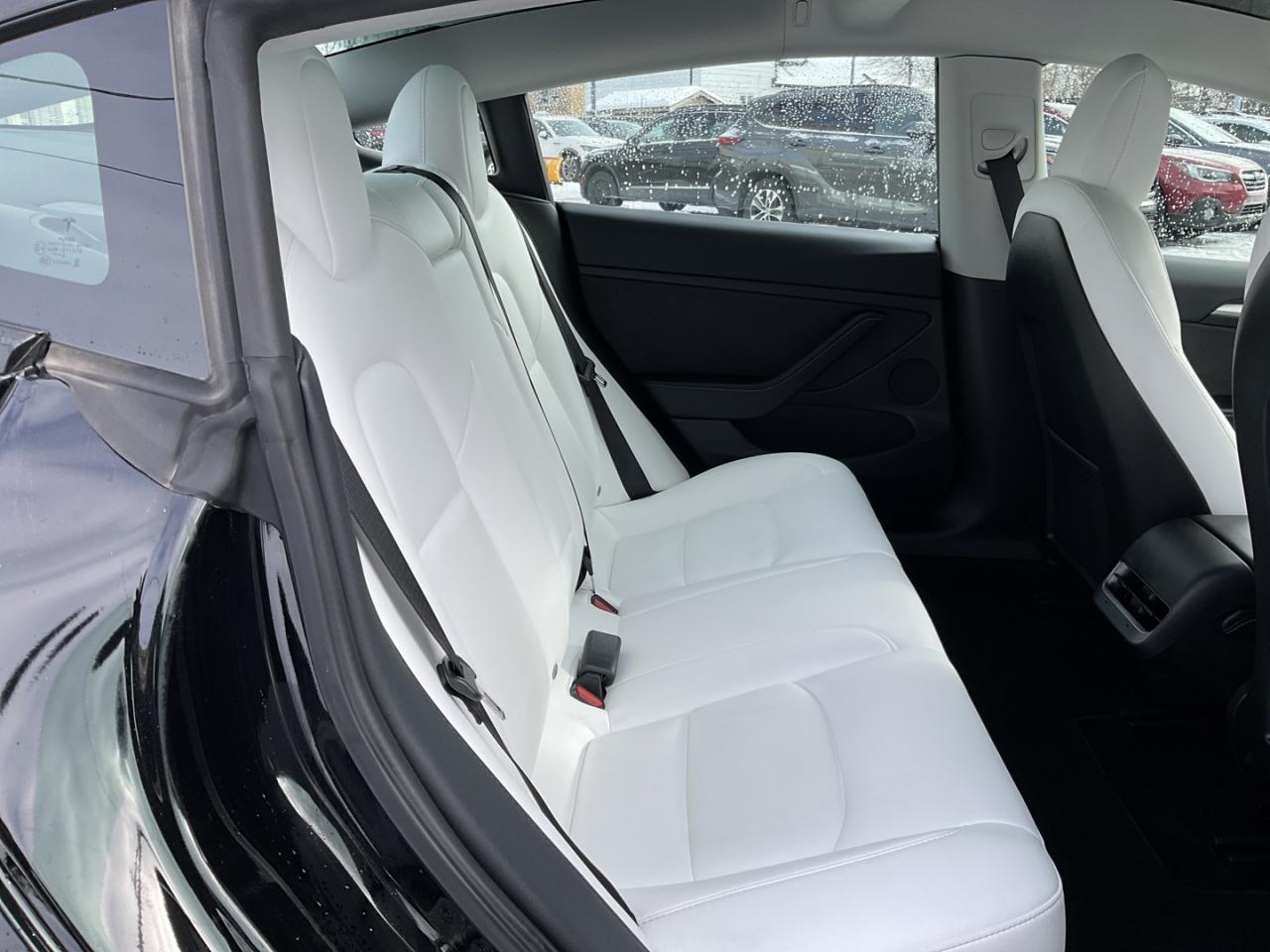 2022 Tesla Model 3 Long Range - WHITE LEATHER! NAV! CAMERAS! Photo