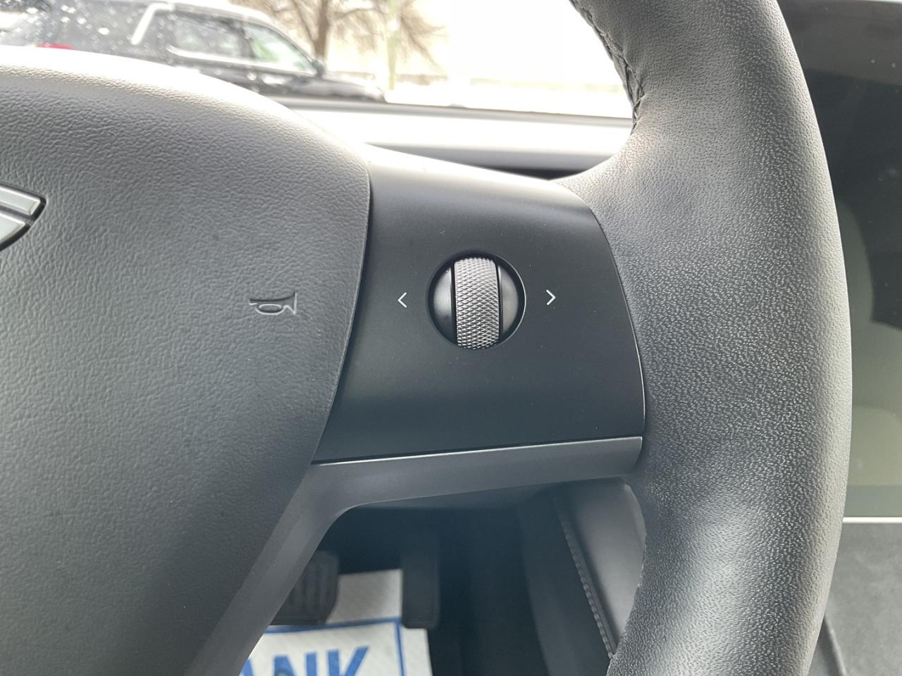 2022 Tesla Model 3 Long Range - WHITE LEATHER! NAV! CAMERAS! Photo