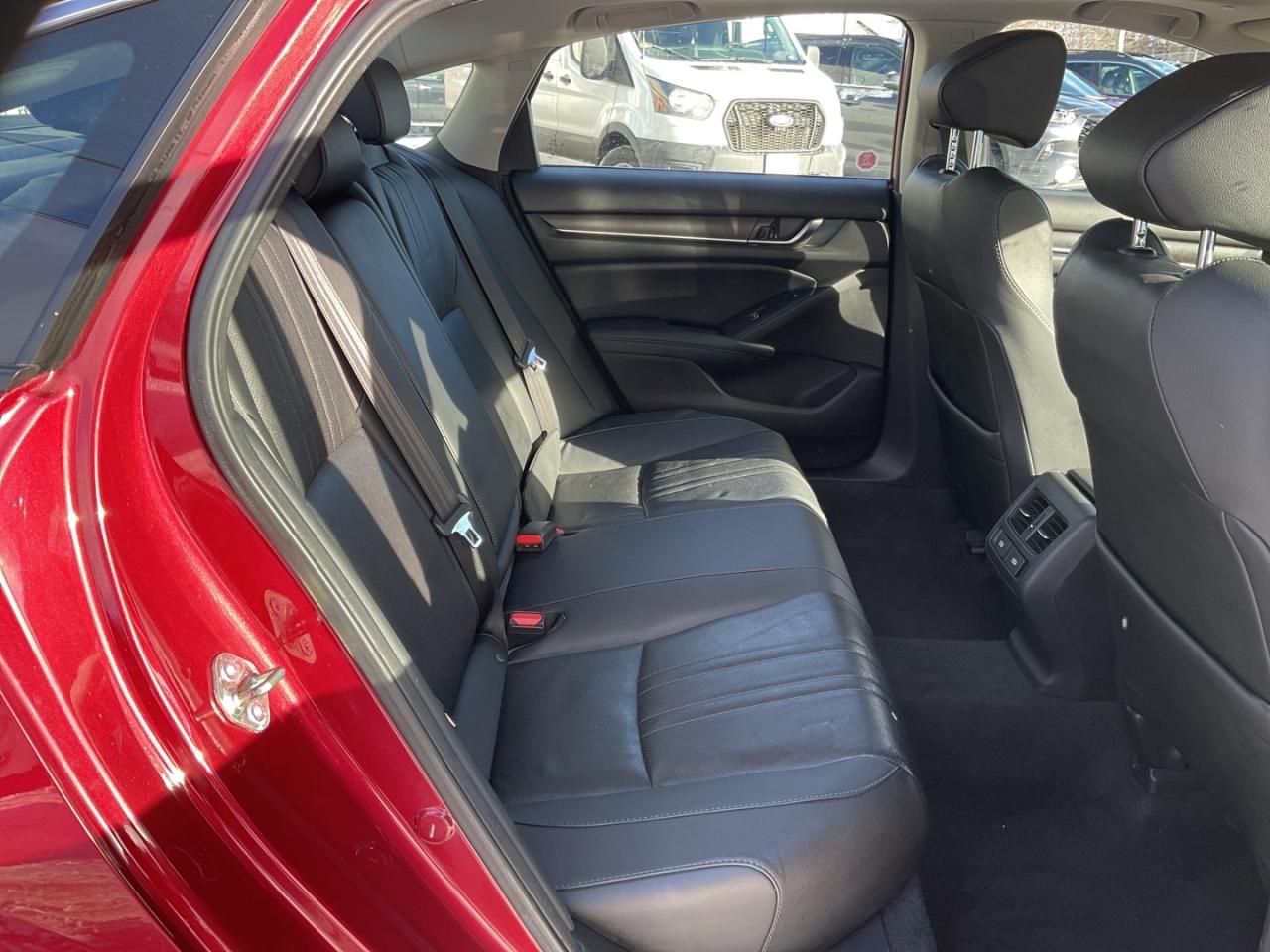 2020 Honda Accord Touring - LTHR! NAV! BACK-UP CAM! BSM! REMOTE STAR Photo