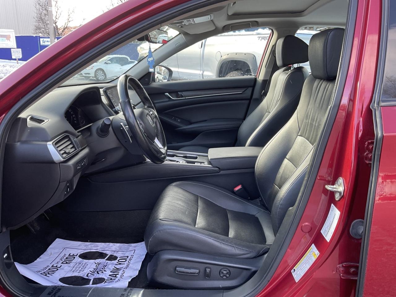 2020 Honda Accord Touring - LTHR! NAV! BACK-UP CAM! BSM! REMOTE STAR Photo