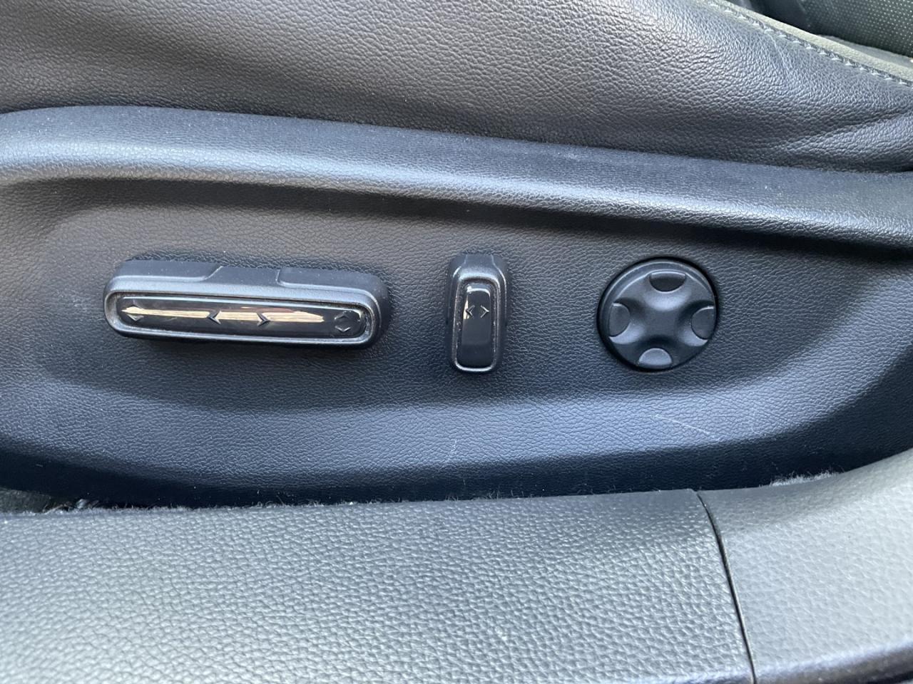 2020 Honda Accord Touring - LTHR! NAV! BACK-UP CAM! BSM! REMOTE STAR Photo