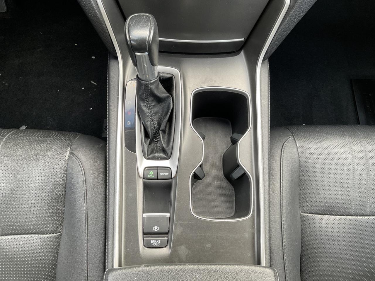 2020 Honda Accord Touring - LTHR! NAV! BACK-UP CAM! BSM! REMOTE STAR Photo