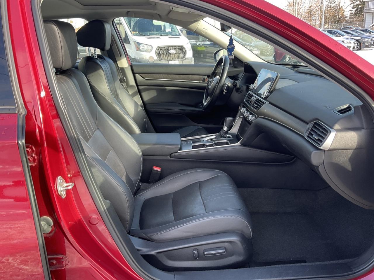 2020 Honda Accord Touring - LTHR! NAV! BACK-UP CAM! BSM! REMOTE STAR Photo