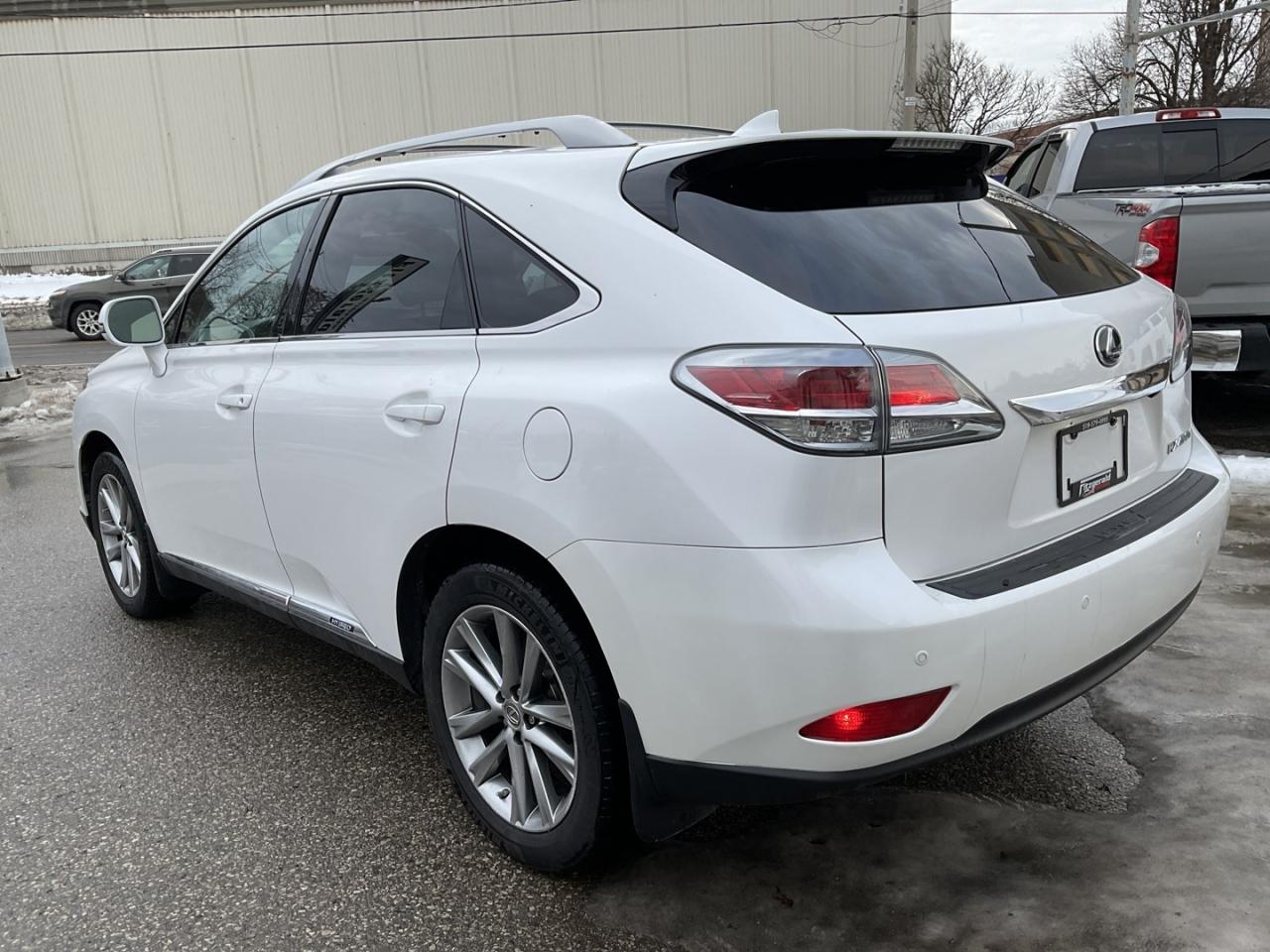 2015 Lexus RX 450h AWD - LTHR! NAV! BACK-UP CAM! HUD! BSM! Photo4