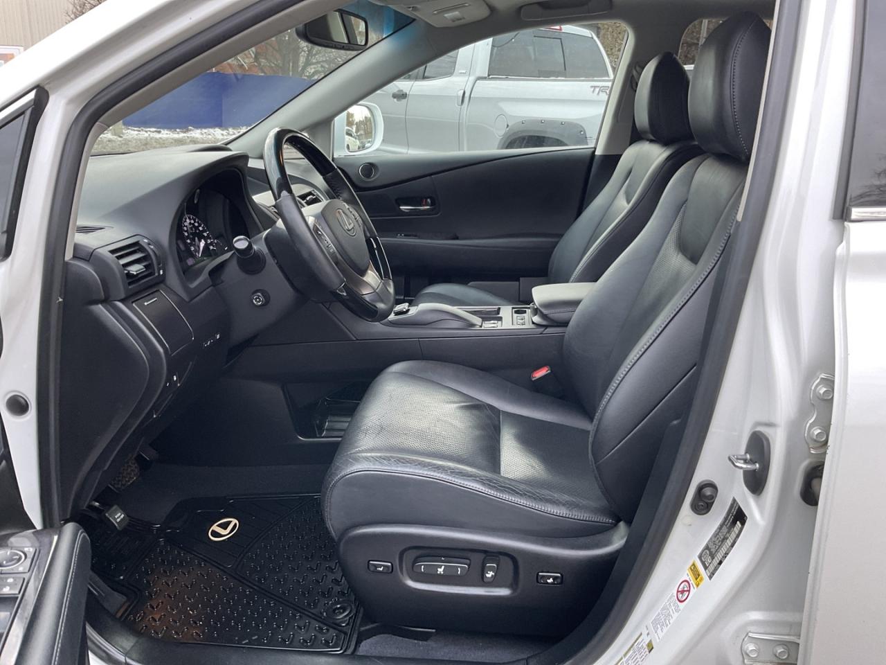 2015 Lexus RX 450h AWD - LTHR! NAV! BACK-UP CAM! HUD! BSM! Photo