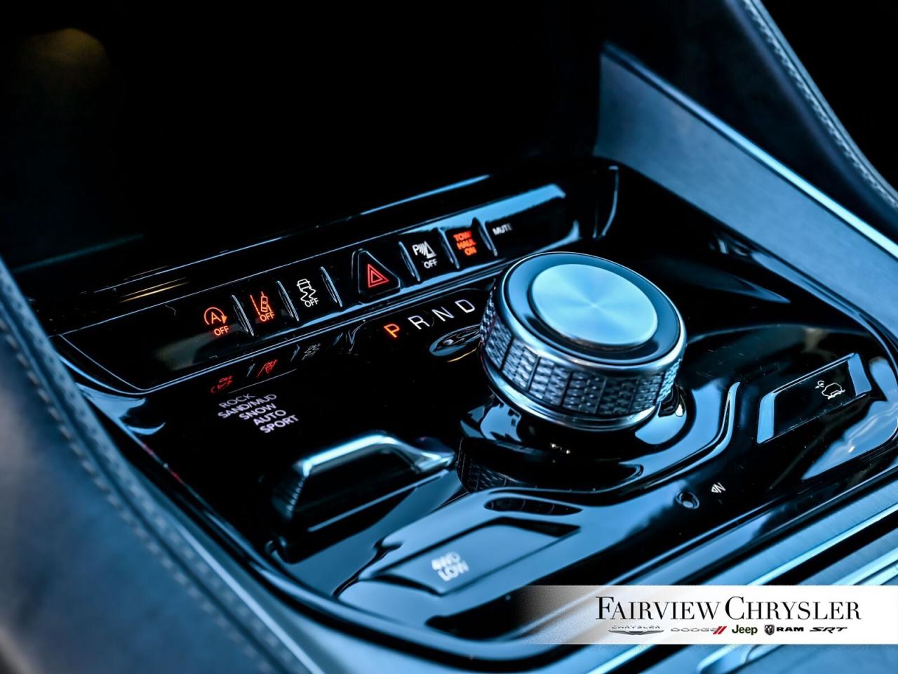 2024 Jeep Wagoneer L Series II Carbide   HEAVY DUTY TOW   THREE PANEL R Photo