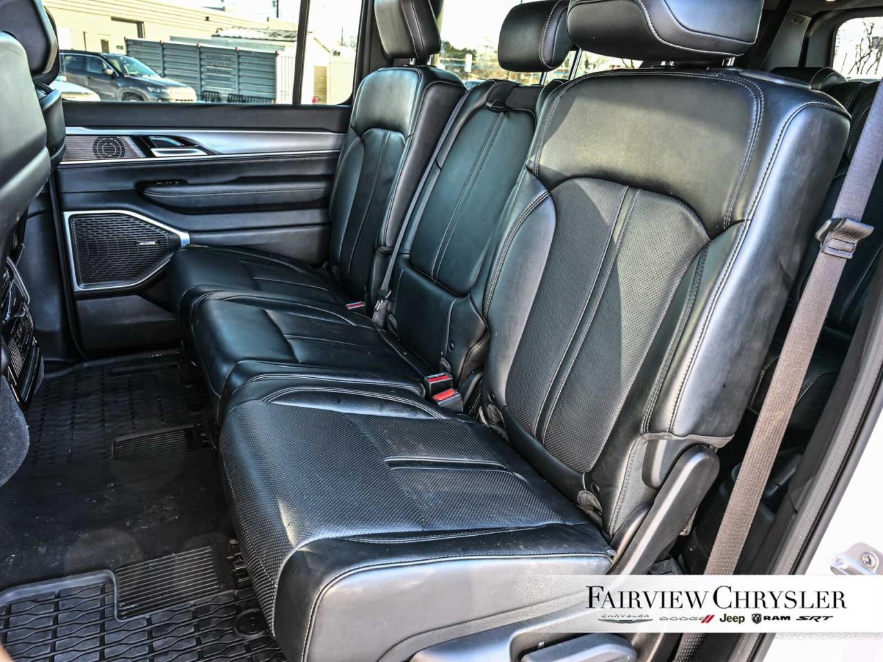 2024 Jeep Wagoneer L Series II Carbide   HEAVY DUTY TOW   THREE PANEL R Photo