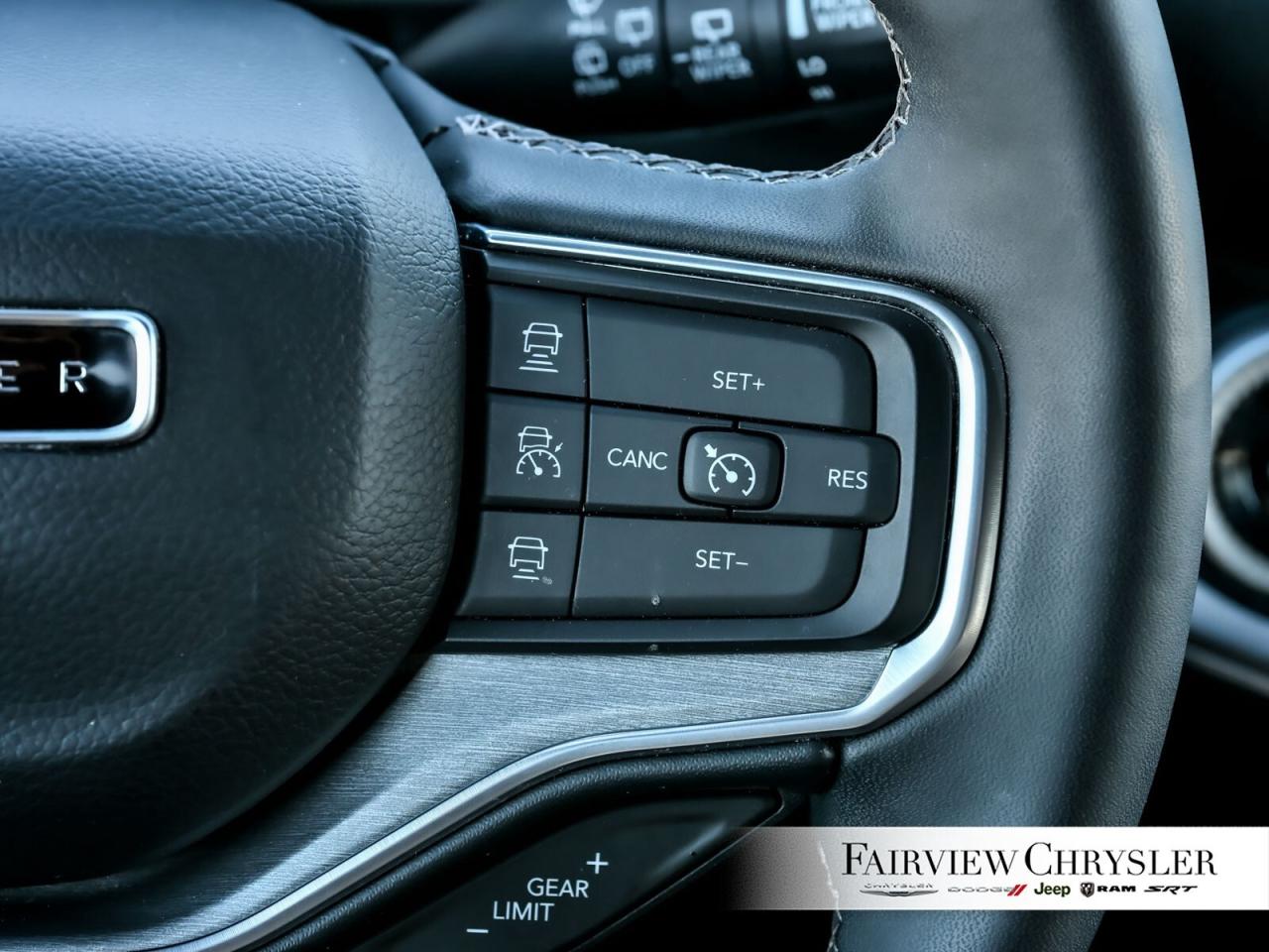 2024 Jeep Wagoneer L Series II Carbide   HEAVY DUTY TOW   THREE PANEL R Photo