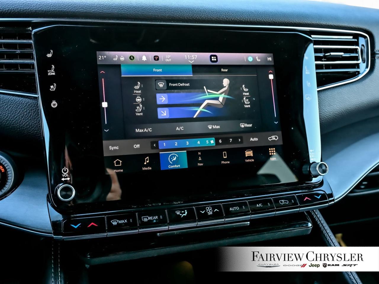 2024 Jeep Wagoneer L Series II Carbide   HEAVY DUTY TOW   THREE PANEL R Photo