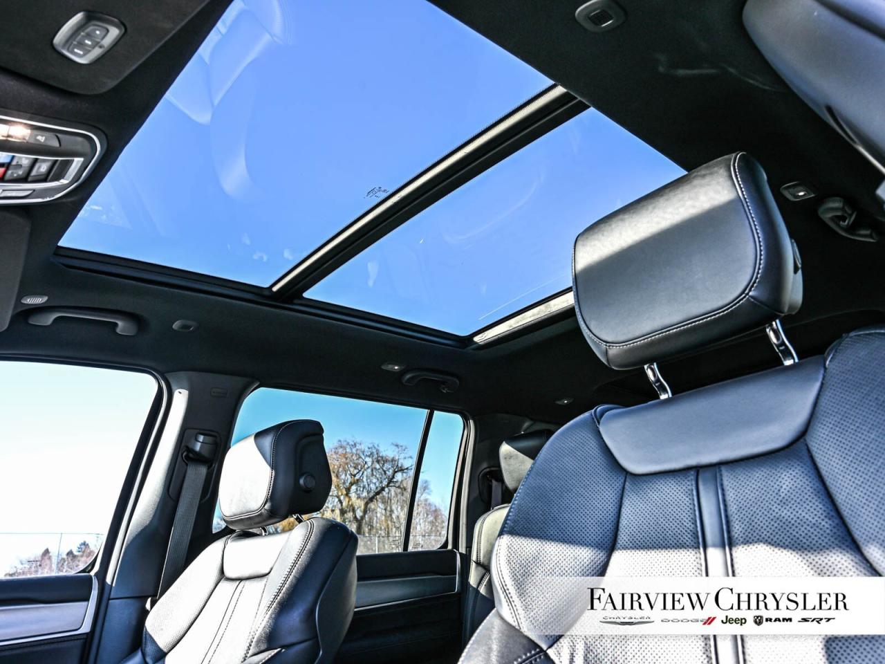 2024 Jeep Wagoneer L Series II Carbide   HEAVY DUTY TOW   THREE PANEL R Photo