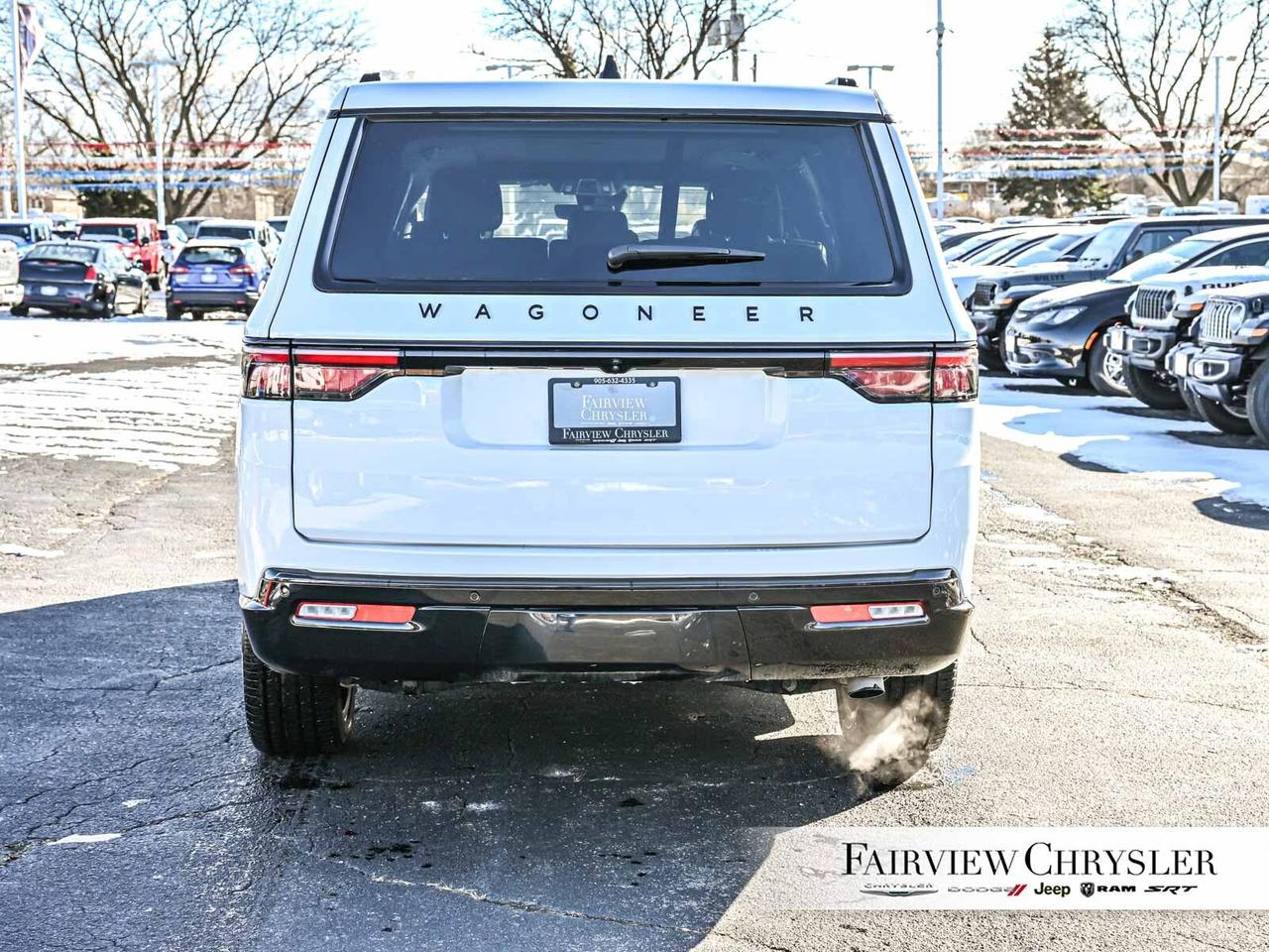 2024 Jeep Wagoneer L Series II Carbide   HEAVY DUTY TOW   THREE PANEL R Photo4