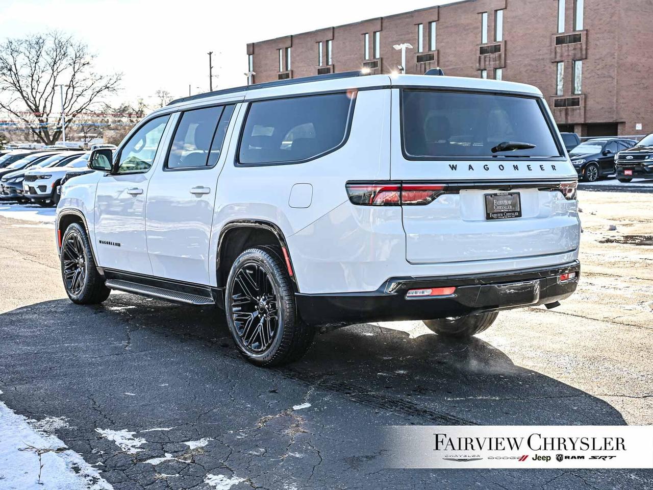 2024 Jeep Wagoneer L Series II Carbide   HEAVY DUTY TOW   THREE PANEL R Photo