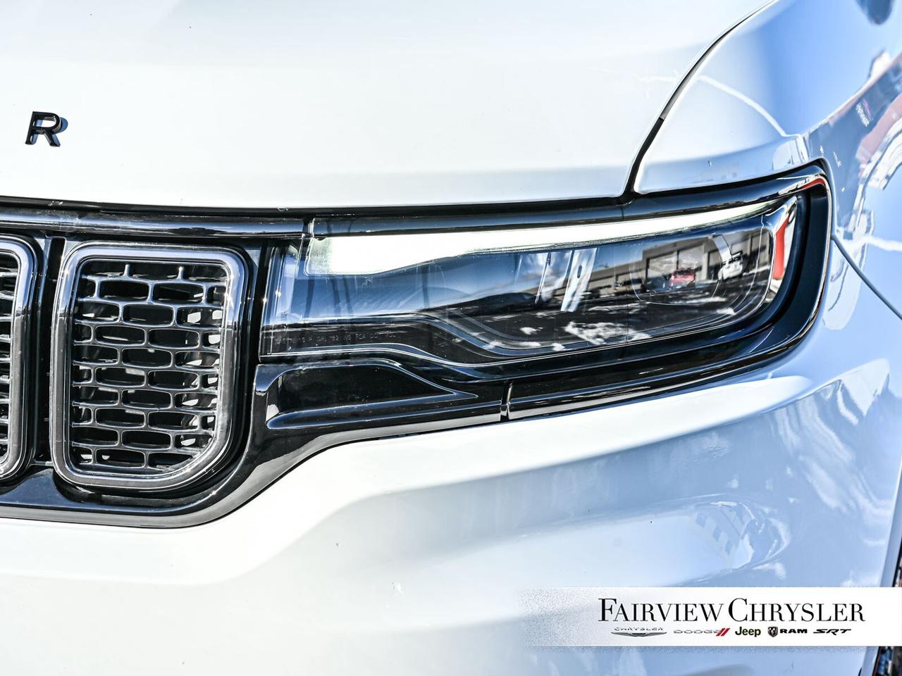 2024 Jeep Wagoneer L Series II Carbide   HEAVY DUTY TOW   THREE PANEL R Photo