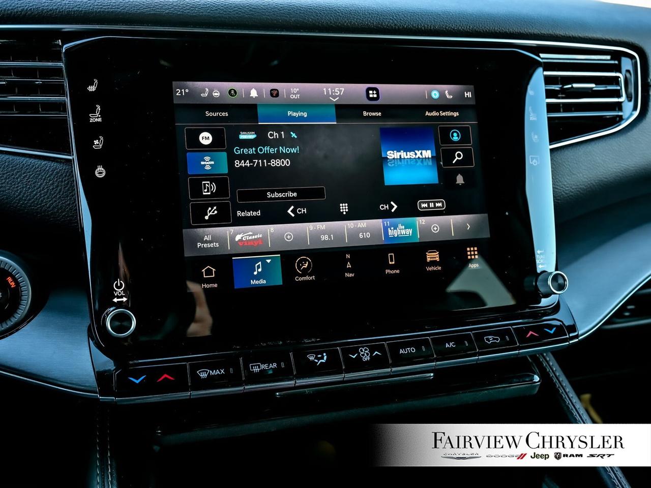 2024 Jeep Wagoneer L Series II Carbide   HEAVY DUTY TOW   THREE PANEL R Photo