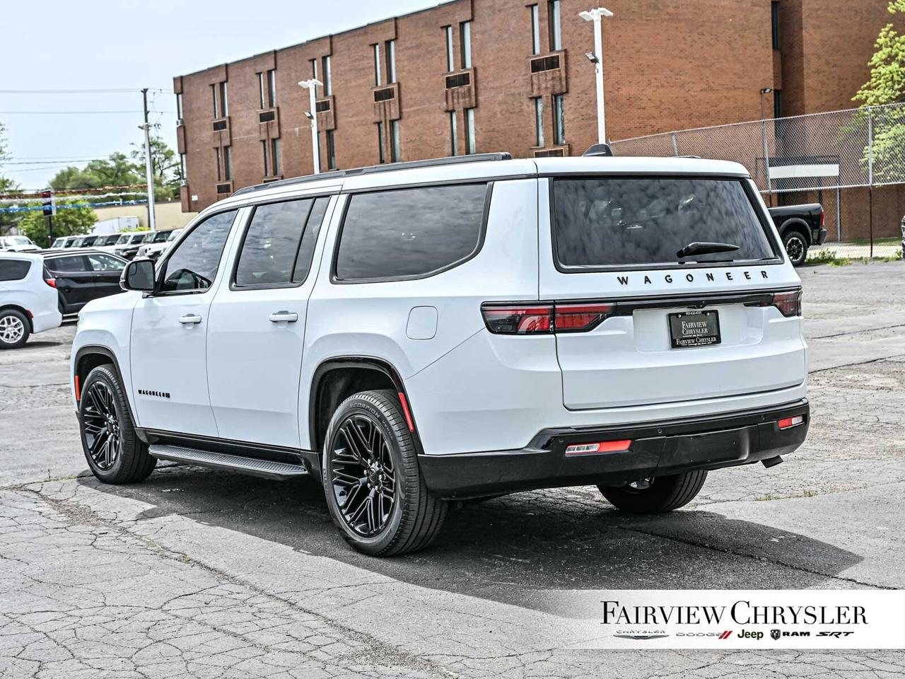 2024 Jeep Wagoneer L Series II Carbide   HEAVY DUTY TOW   THREE PANEL R Photo