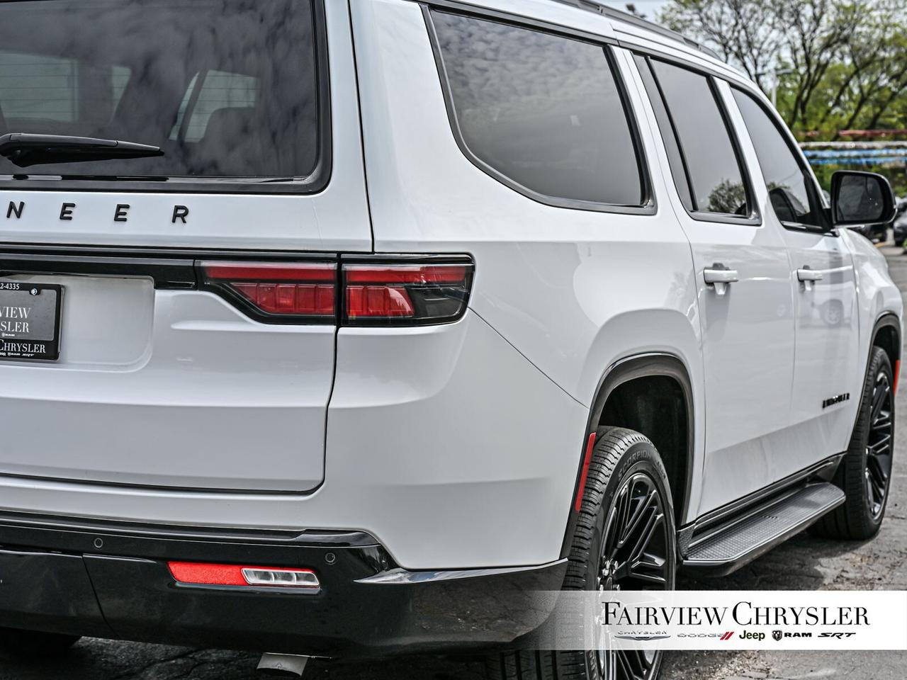2024 Jeep Wagoneer L Series II Carbide   HEAVY DUTY TOW   THREE PANEL R Photo